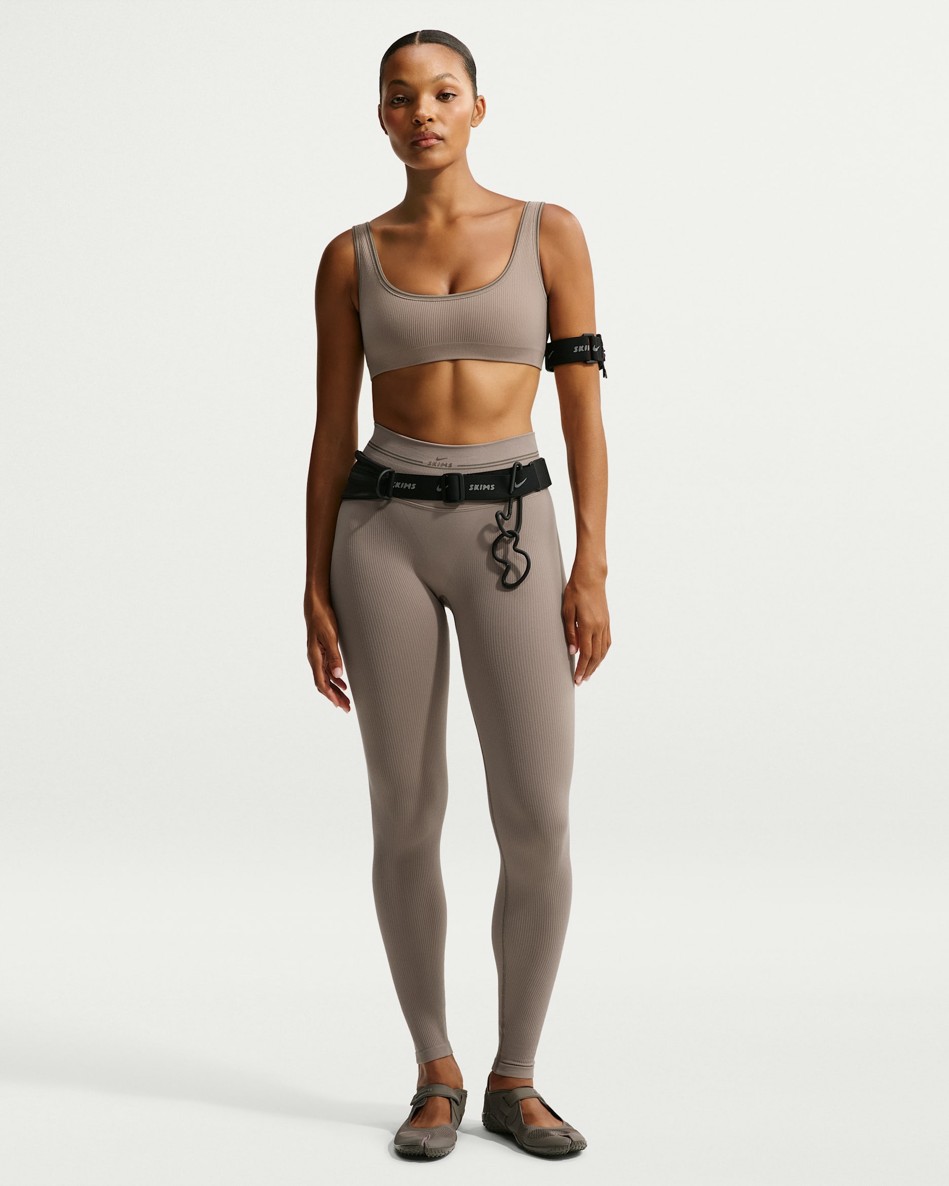ヨガ・ピラティス Nike SKIMS RIBBED SEAMLESS 26\